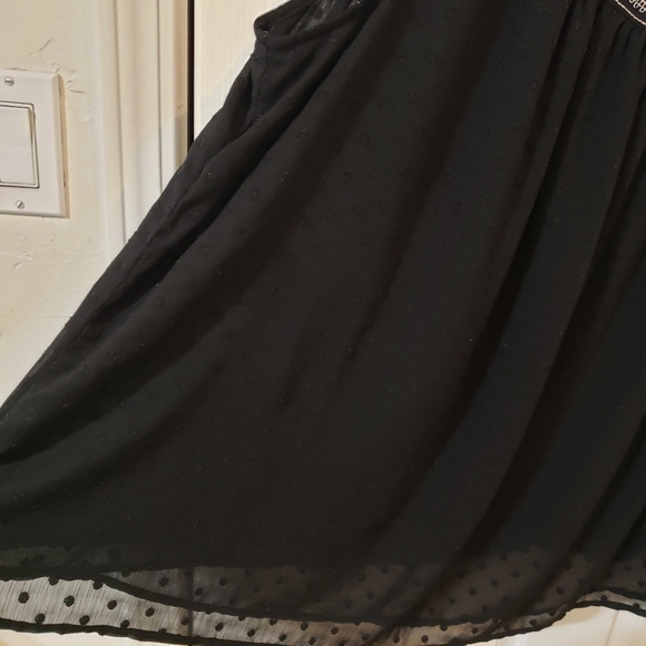 Torrid Black Embroidered Sleeveless Top Size 4 - Picture 3 of 8